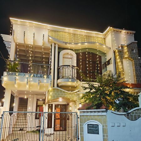 Ava Homestay Indaur Exteriér fotografie
